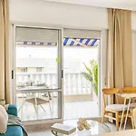 Atico Pink Beachfront 아파트 *