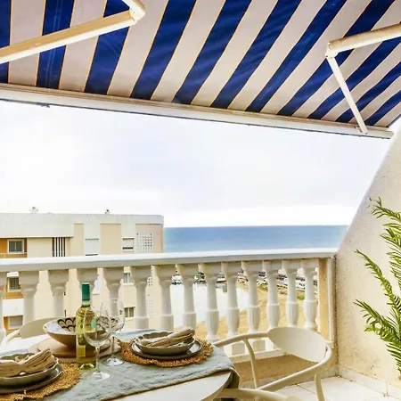 Atico Pink Beachfront شقة