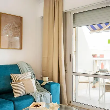 Atico Pink Beachfront * تورّيفيِخا