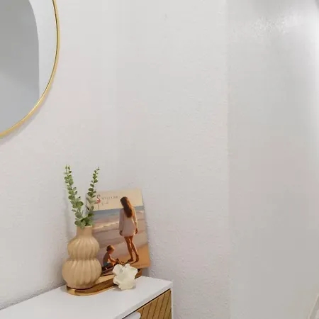 Atico Pink Beachfront تورّيفيِخا